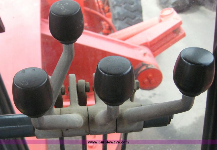 image for item 8570 1996 Galion articulated motor grader