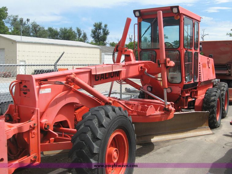 image for item 8571 1995 Galion articulated motor grader