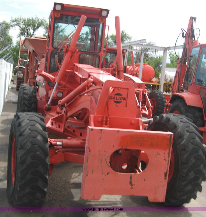 image for item 8571 1995 Galion articulated motor grader