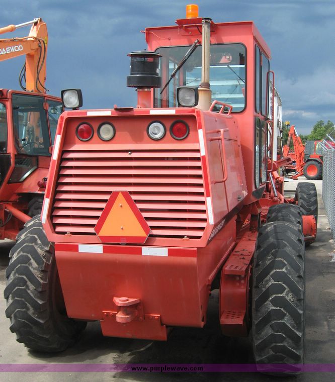 image for item 8571 1995 Galion articulated motor grader