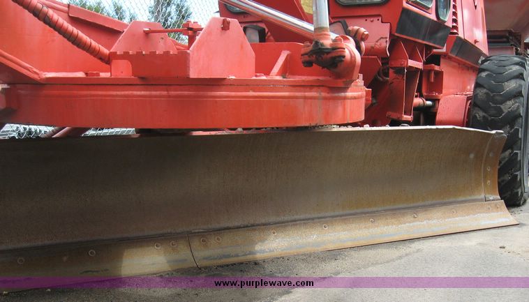 image for item 8571 1995 Galion articulated motor grader