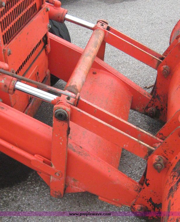 image for item 8573 1996 Ford 555D backhoe