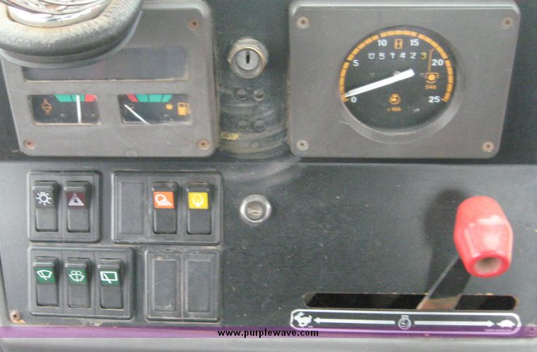 image for item 8573 1996 Ford 555D backhoe