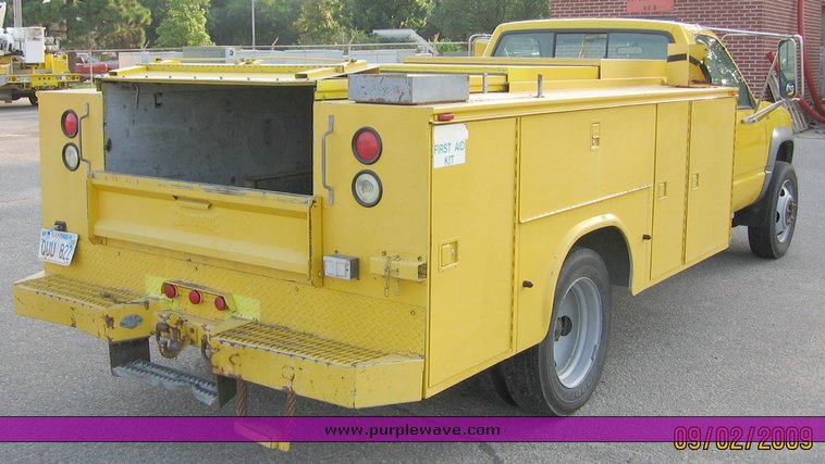 image for item 1200 1999 Chevrolet C3500-HD with service bed