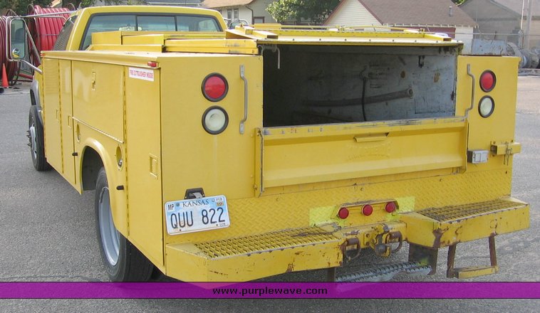 image for item 1200 1999 Chevrolet C3500-HD with service bed