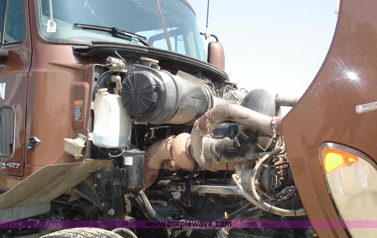 image for item 1500 2001 Mack CX613 tractor truck