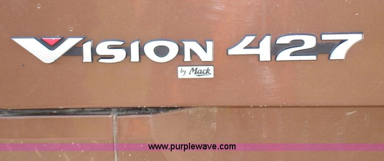 image for item 1500 2001 Mack CX613 tractor truck