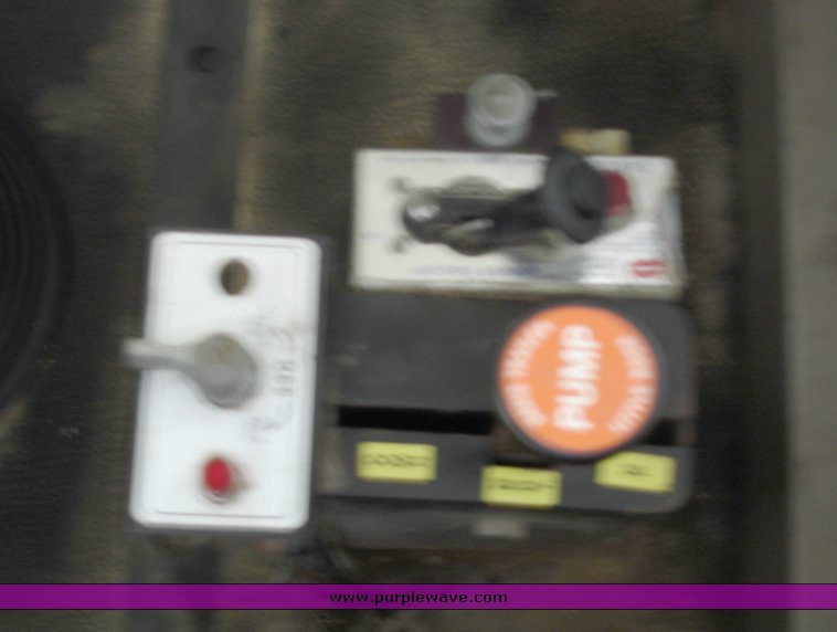 image for item 1500 2001 Mack CX613 tractor truck