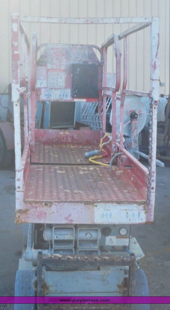 image for item 3420 1998 Mec 2033ES man lift