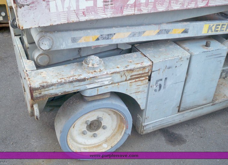 image for item 3420 1998 Mec 2033ES man lift