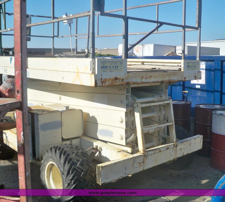 image for item 3425 Mec 33RT all terrain manlift