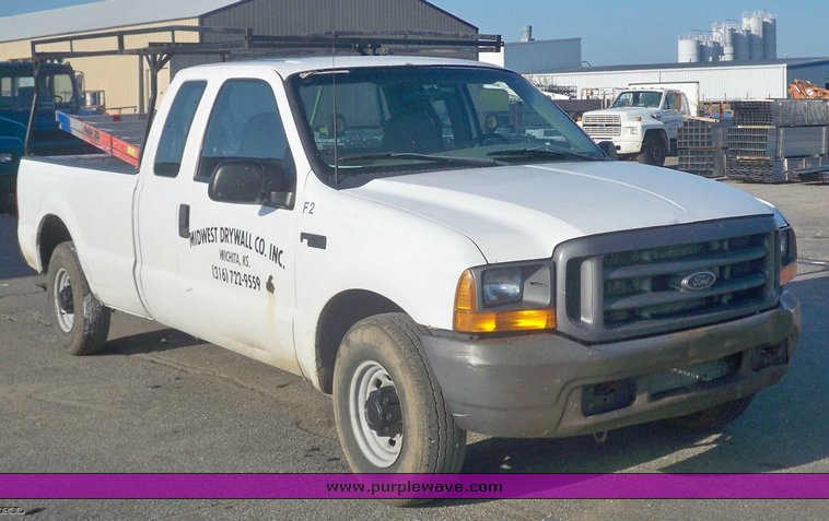 image for item 3428 1999 Ford F250 Super Duty pickup truck