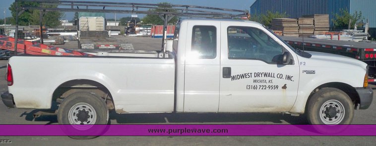 image for item 3428 1999 Ford F250 Super Duty pickup truck