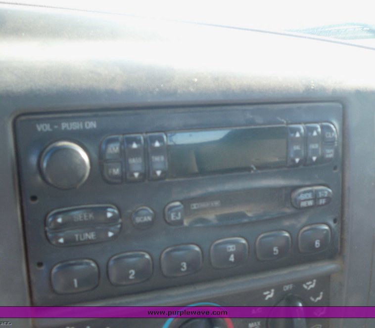 image for item 3428 1999 Ford F250 Super Duty pickup truck