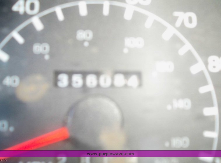 image for item 3428 1999 Ford F250 Super Duty pickup truck