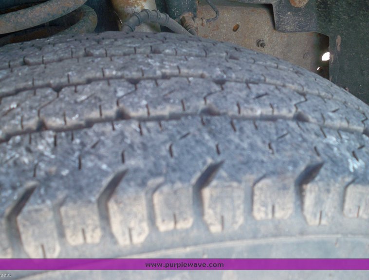 image for item 3428 1999 Ford F250 Super Duty pickup truck