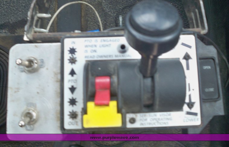 image for item 3445 1995 Mack CL713