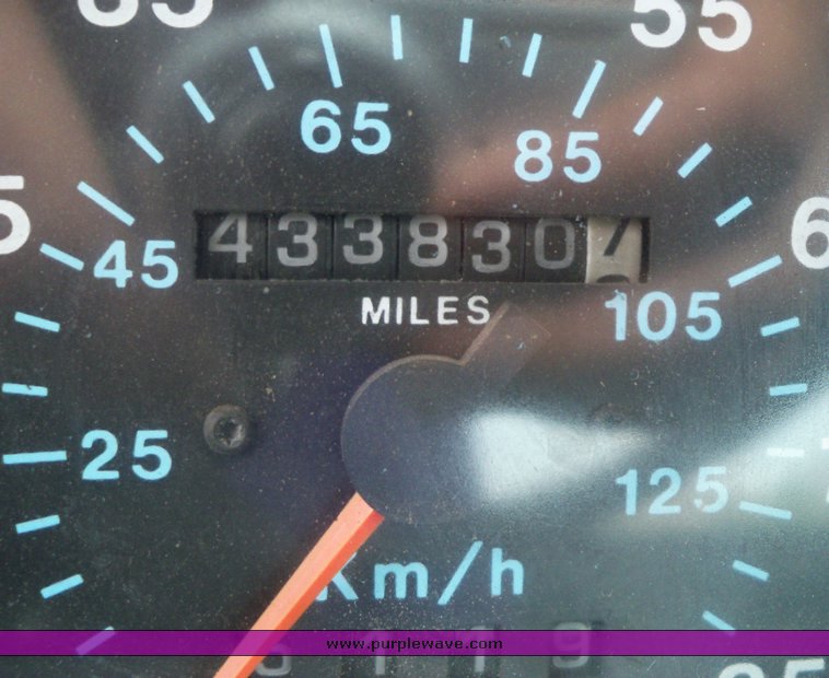 image for item 3445 1995 Mack CL713