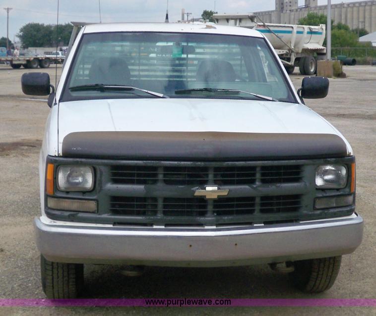 image for item 3446 1994 Chevrolet C2500