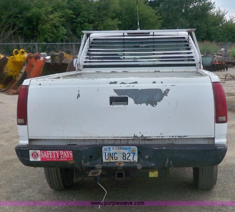 image for item 3446 1994 Chevrolet C2500
