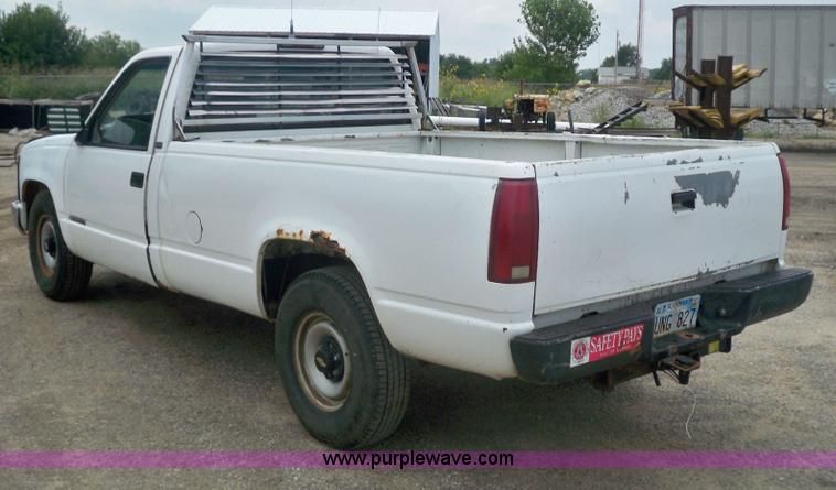 image for item 3446 1994 Chevrolet C2500