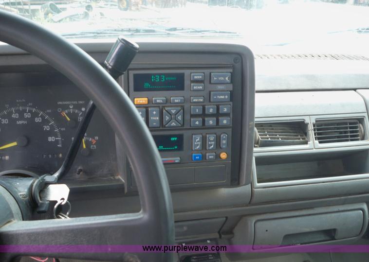 image for item 3446 1994 Chevrolet C2500