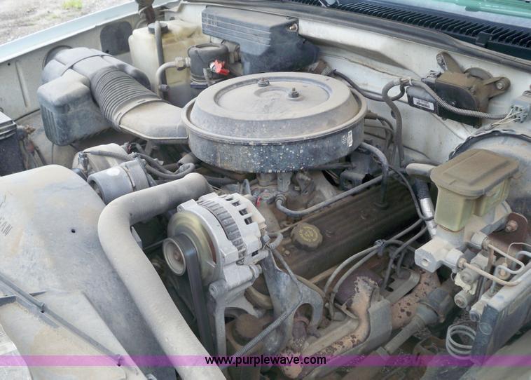 image for item 3446 1994 Chevrolet C2500