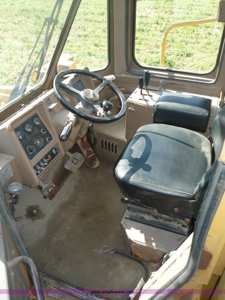 image for item 4031 1984 Caterpillar 988B wheel loader