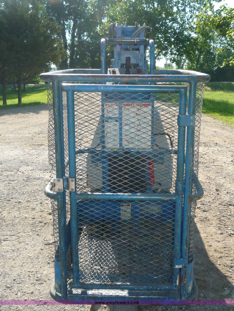 image for item 4036 1998 Genie Z-2018 boomlift