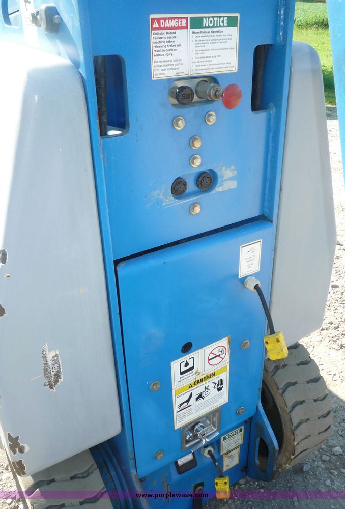 image for item 4036 1998 Genie Z-2018 boomlift