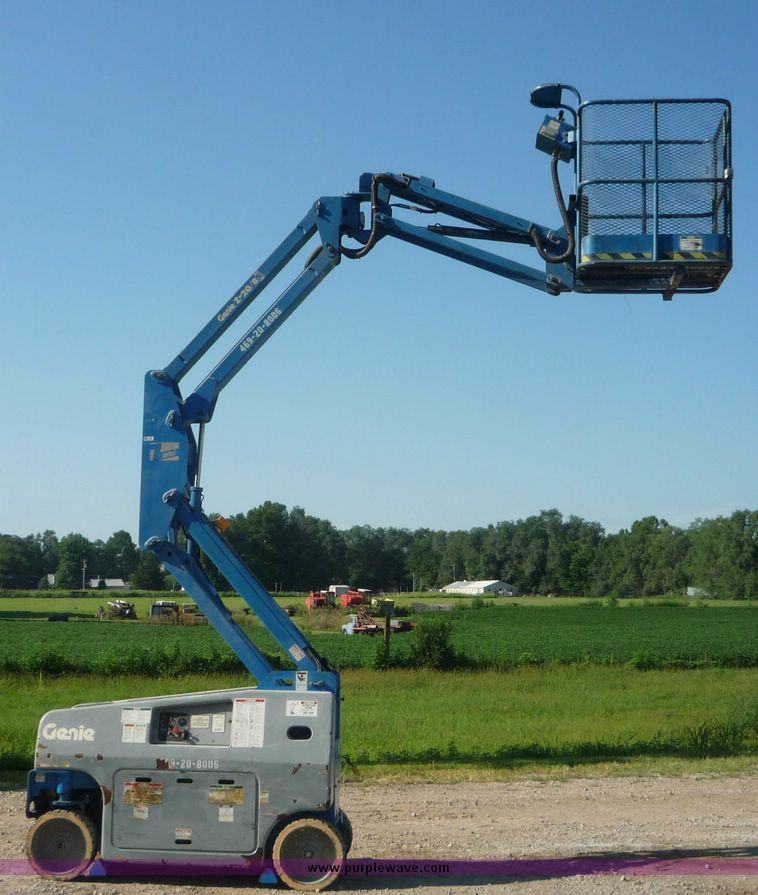 image for item 4036 1998 Genie Z-2018 boomlift