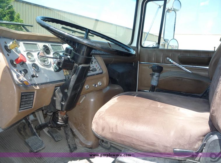 image for item 4038 1995 Ford Conventional L9000 triple axle semi truck