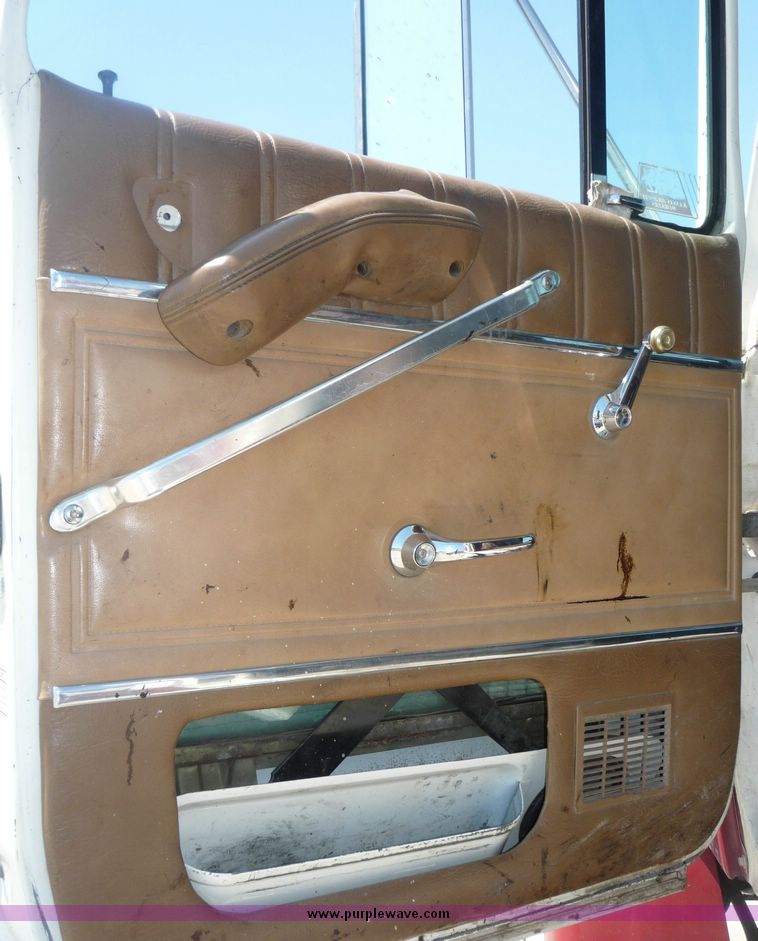 image for item 4038 1995 Ford Conventional L9000 triple axle semi truck