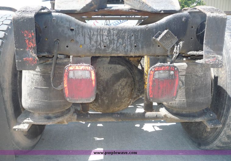 image for item 4038 1995 Ford Conventional L9000 triple axle semi truck