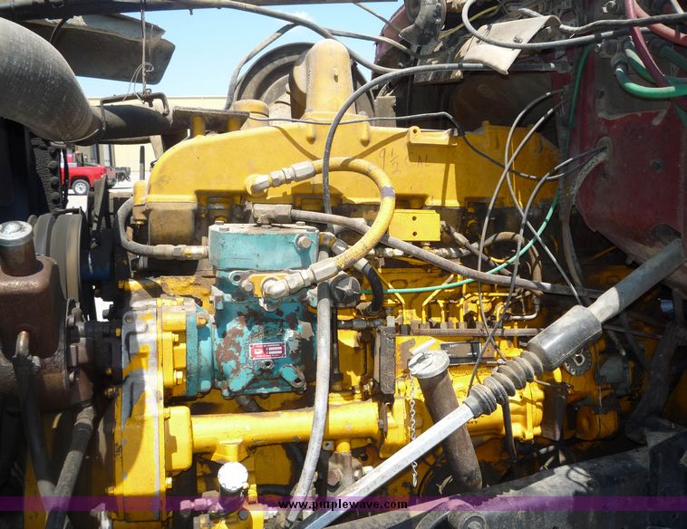 image for item 4039 1975 Ford 9000 tandem truck tractor