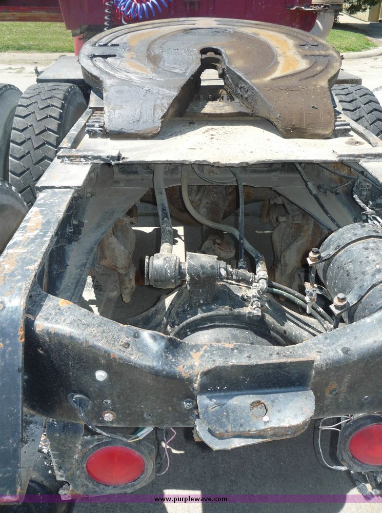 image for item 4039 1975 Ford 9000 tandem truck tractor