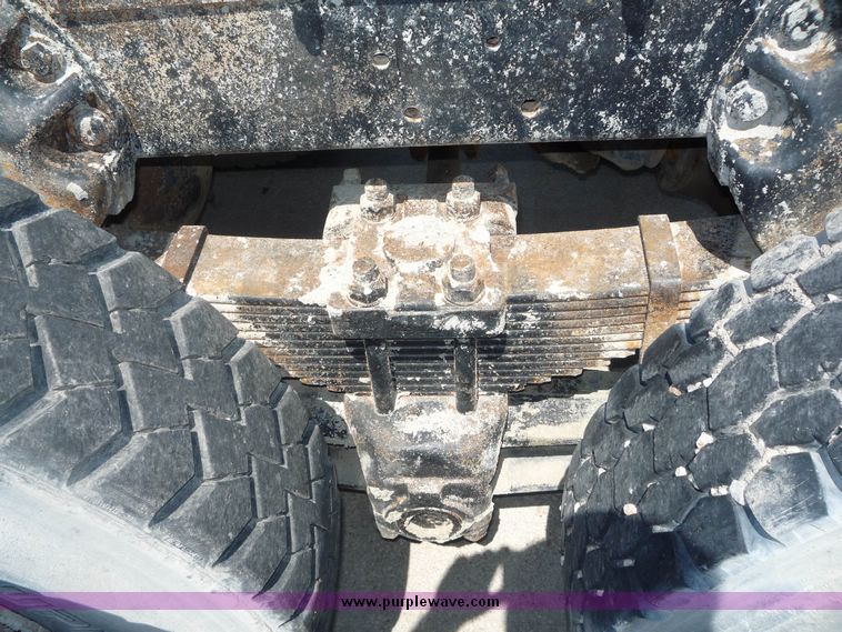 image for item 4039 1975 Ford 9000 tandem truck tractor