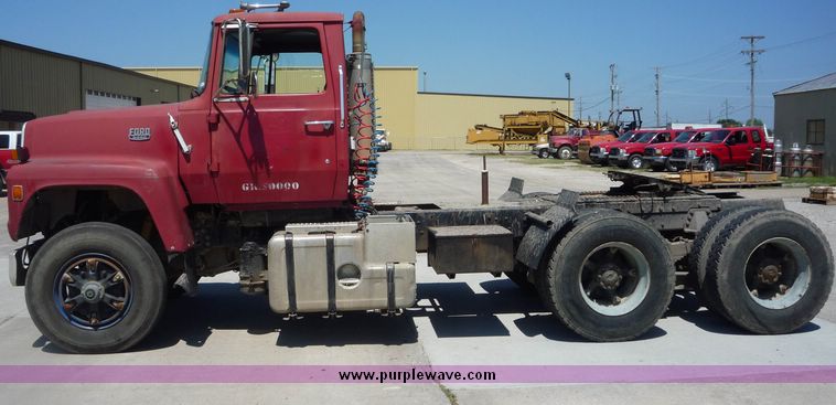 image for item 4040 1984 Ford Conventional L9000 tandem semi truck