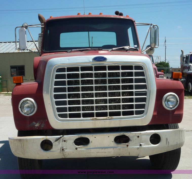 image for item 4040 1984 Ford Conventional L9000 tandem semi truck