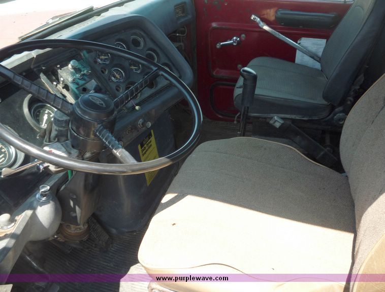 image for item 4040 1984 Ford Conventional L9000 tandem semi truck