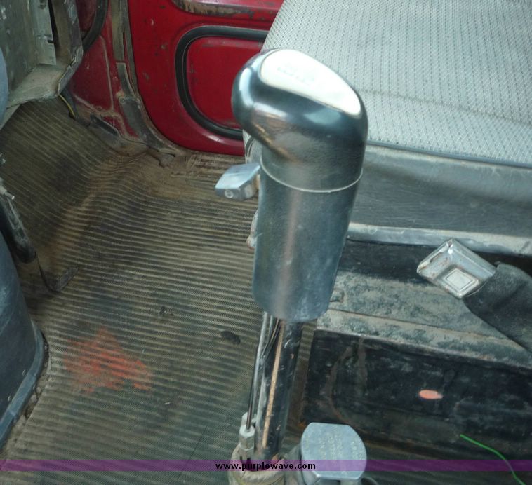 image for item 4040 1984 Ford Conventional L9000 tandem semi truck