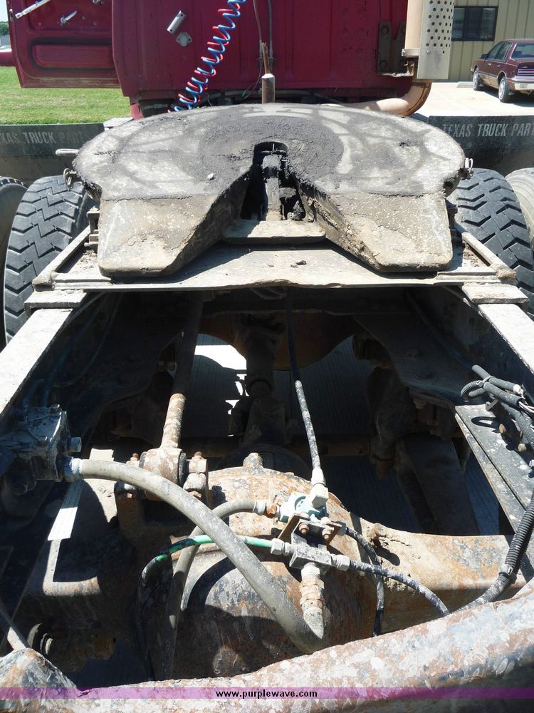 image for item 4040 1984 Ford Conventional L9000 tandem semi truck