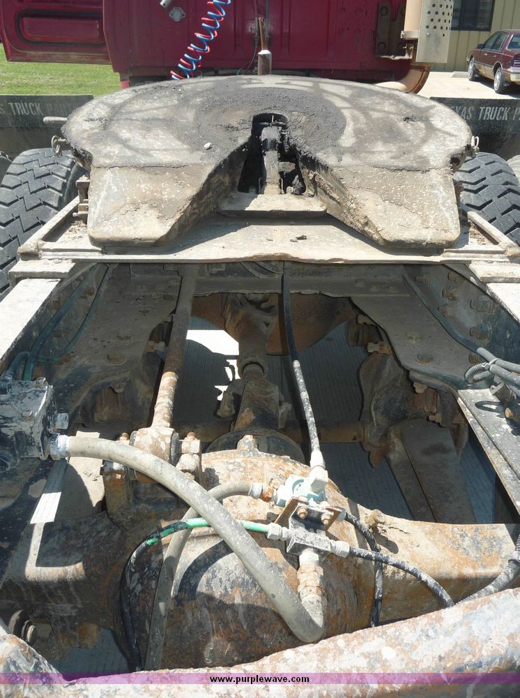 image for item 4040 1984 Ford Conventional L9000 tandem semi truck