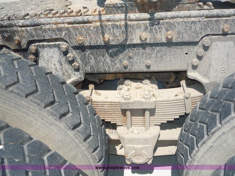 image for item 4040 1984 Ford Conventional L9000 tandem semi truck