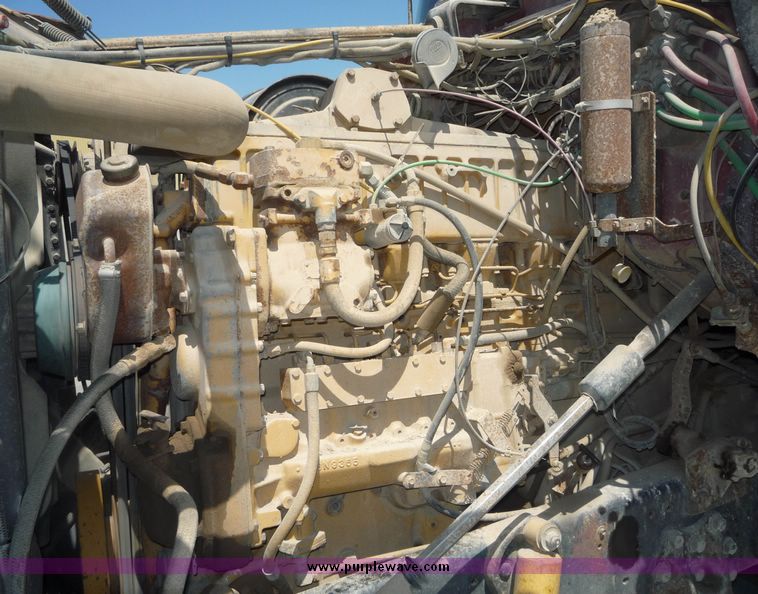 image for item 4040 1984 Ford Conventional L9000 tandem semi truck