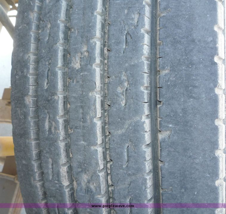 image for item 4040 1984 Ford Conventional L9000 tandem semi truck