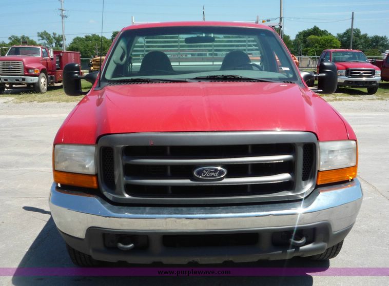 image for item 4045 2000 Ford F250 Super Duty pickup truck