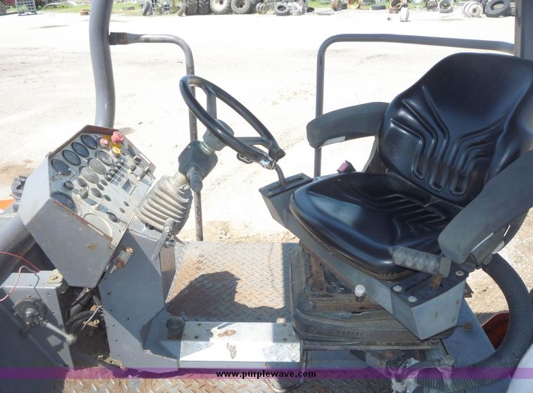 image for item 4046 Hamm HD130 vibratory roller