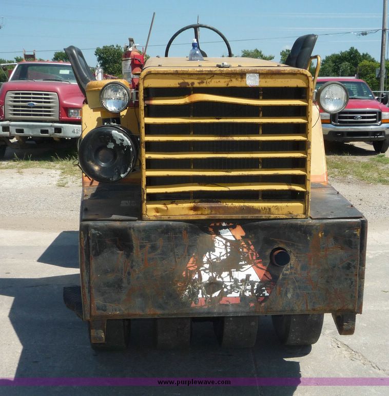 image for item 4047 Hyster C530A pneumatic rubber tire roller