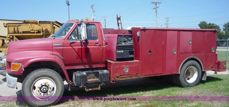 image for item 4048 1995 Ford F800 truck with Turner utility bed